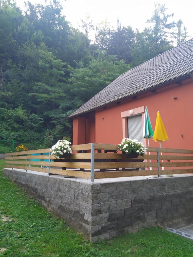 Chata Na Rece Sazave Samopse Экстерьер фото